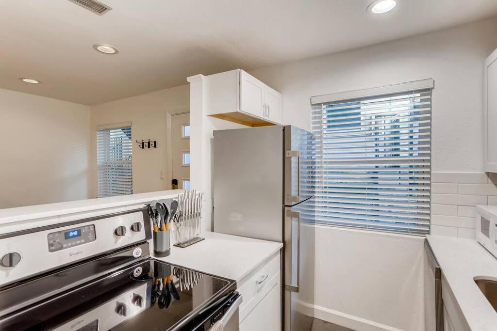 Modern Designer Condo Close To Downtown Austin! Exterior foto